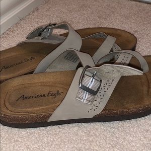 I’m selling some sandals that are  really comfy.